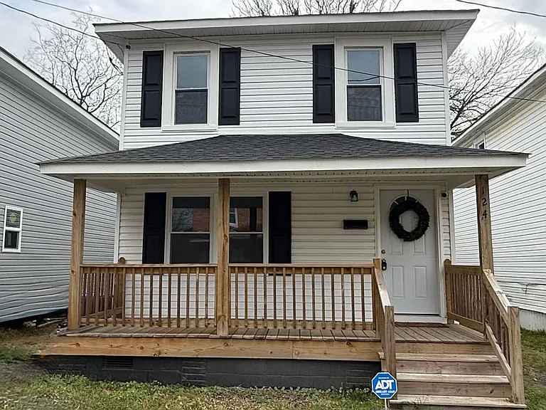 124 Halifax St — Photo 1