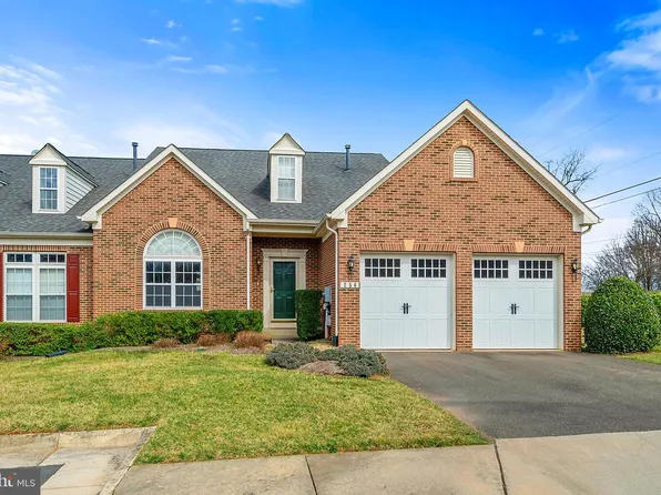256 Garnet Ct, Warrenton, VA 20186