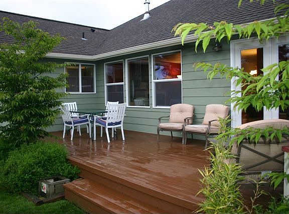 Room on the oversize deck for big BBQ's