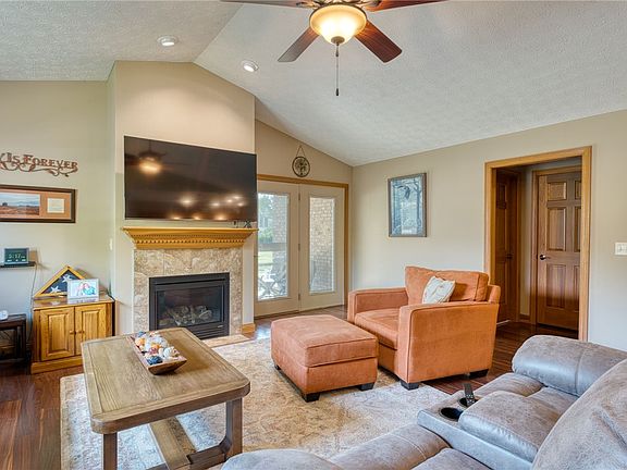 5th image of 618 Willow Point Ct