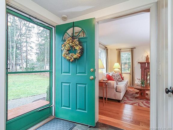 4th image of 9 Blueberry Ln