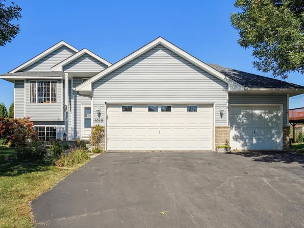 1018 Pioneer Trl SE, Cambridge, MN 55008