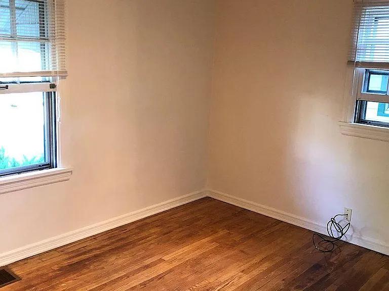 2410 S Williams St — Photo 7