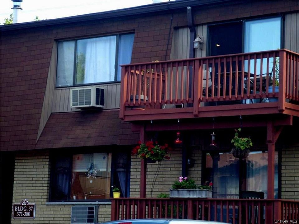 1st image of 378 Richard Ct #378