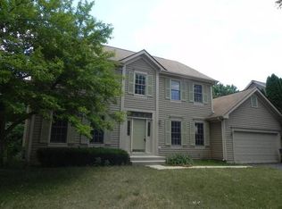 1132 Willoby Ln, Elgin, IL 60120