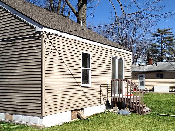 3rd image of 437 W Elza Ave
