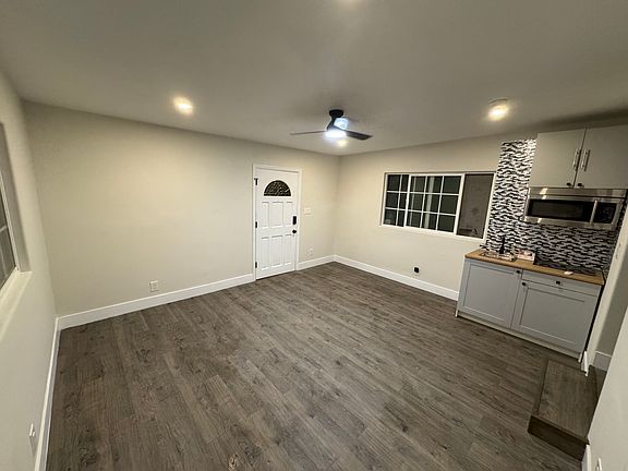 5th image of 723 W 106th St