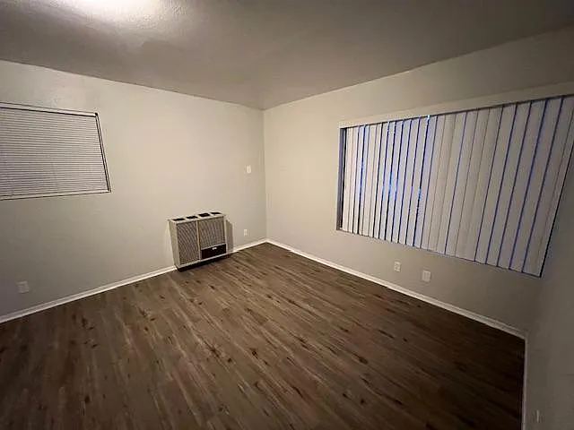 8705 Vanguard Pl — Photo 4