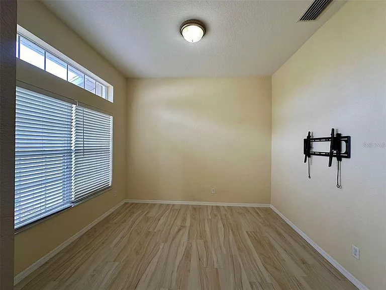 271 Campinas St — Photo 16