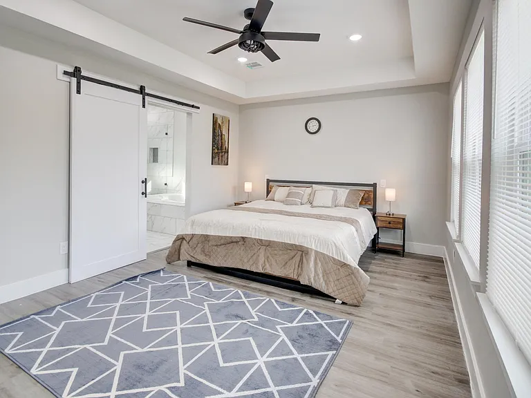 9305 Tower St — Photo 3