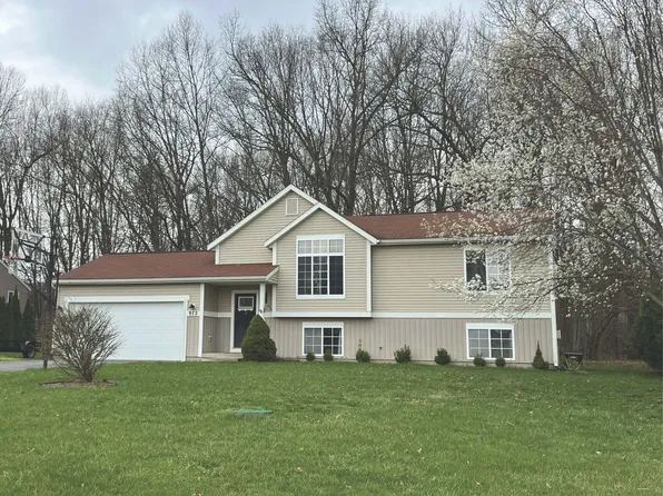 972 Pinnacle Ct, Plainwell, MI 49080