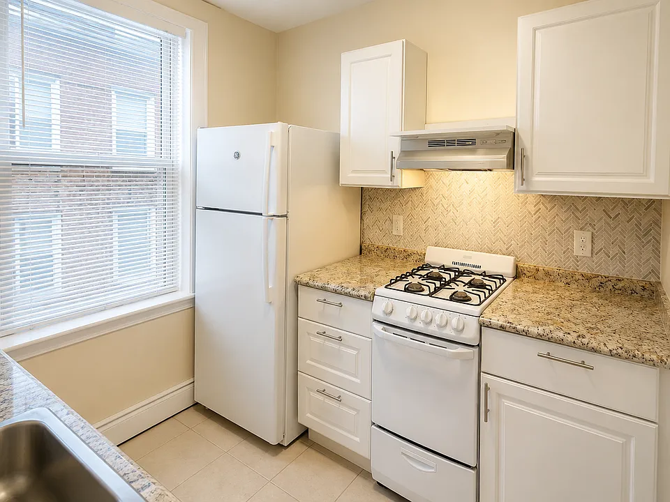89 Kilmarnock St #14