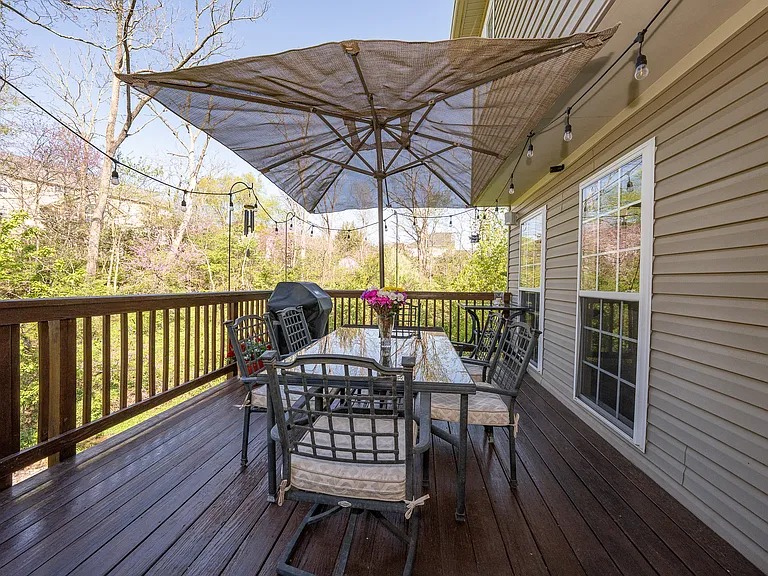 903 Maplewood Dr — Photo 45