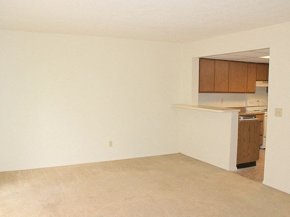 3rd image of 9735 Nettleton Park