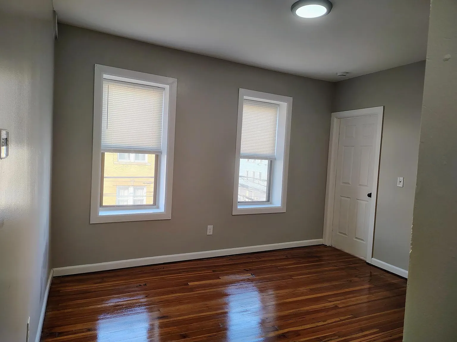 2 bed, 848 sqft, $2,100 — Photo 3