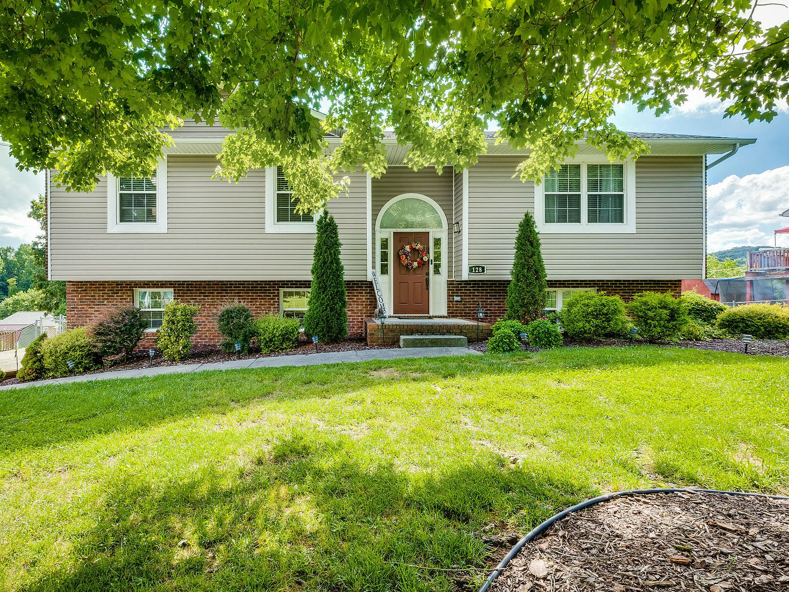 128 Valley Crest Dr, Mount Carmel, TN 37645 Zillow