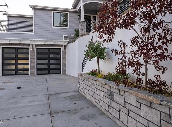 5th image of 801 Mission Dr