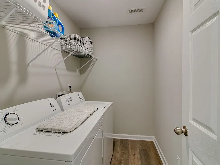 955 Center Rd — Photo 13