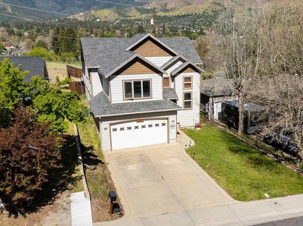 407 Herzog Blvd, Yreka, CA 96097