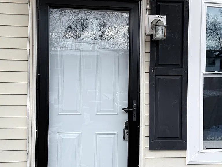 131 Hampshire Rd — Photo 1