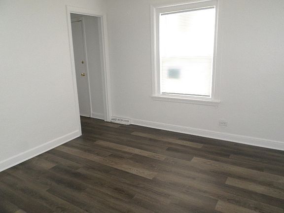 5th image of 14524 S Dearborn St