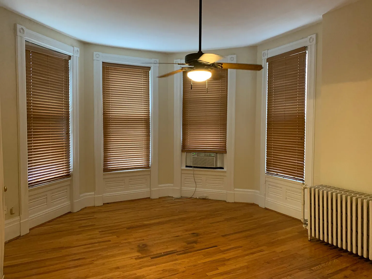 3 bed, $1,800 — Photo 3