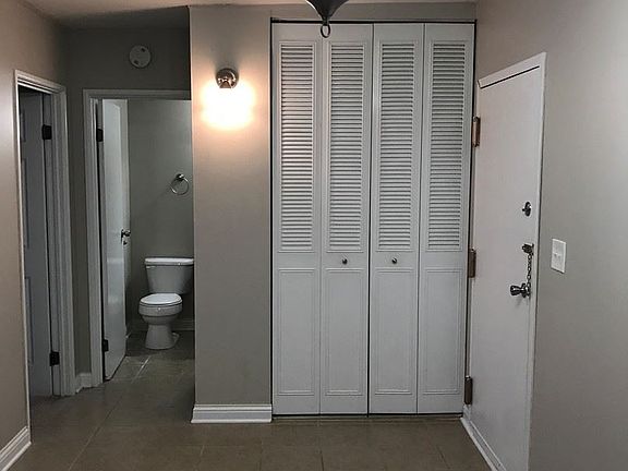 3rd image of 580 Lawrence Ave APT 305