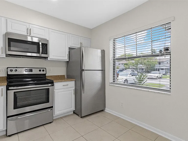 741 NW 105th Ter #TOWNHOUSE — Photo 4