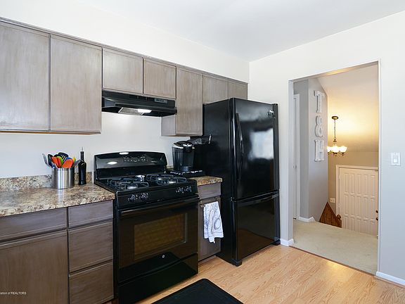 3rd image of 1902 Rockdale Ave