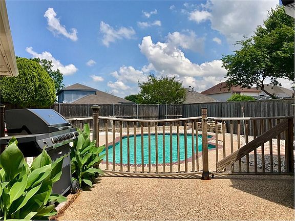 3rd image of 2028 Homestead Dr