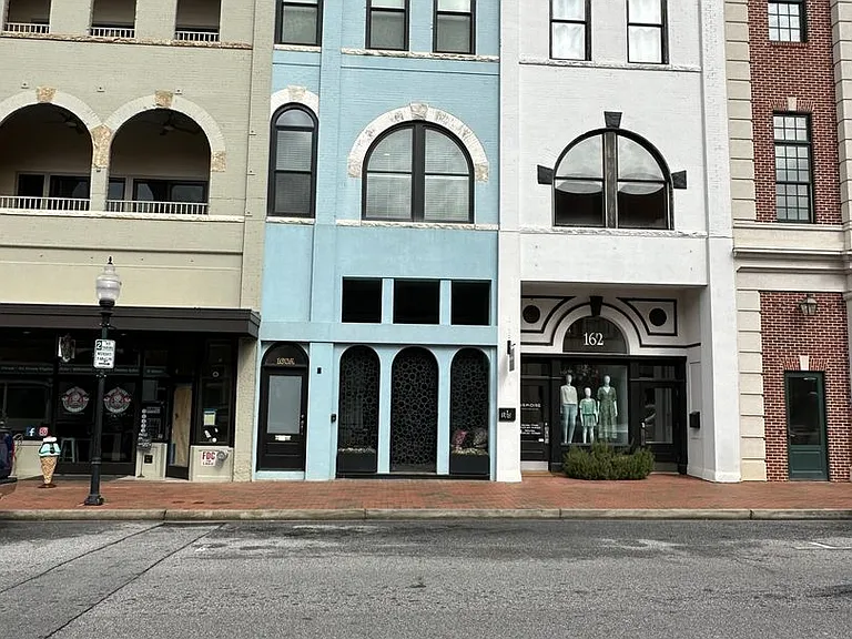 160A E Main St — Photo 2