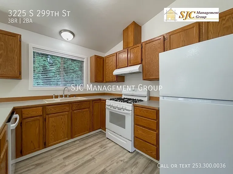 3225 S 299th St — Photo 4