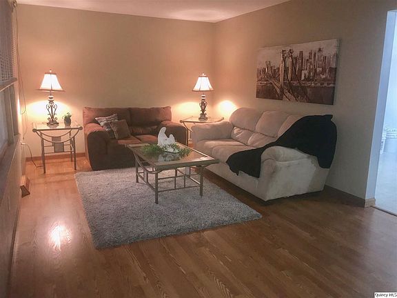3rd image of 442 Holly Dr