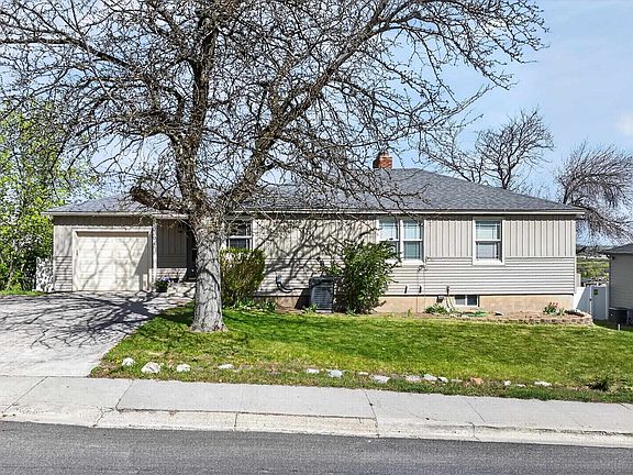 2nd image of 636 Highland Blvd
