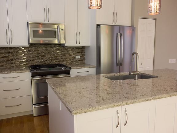 4th image of 1830 N Sheffield Ave #1C
