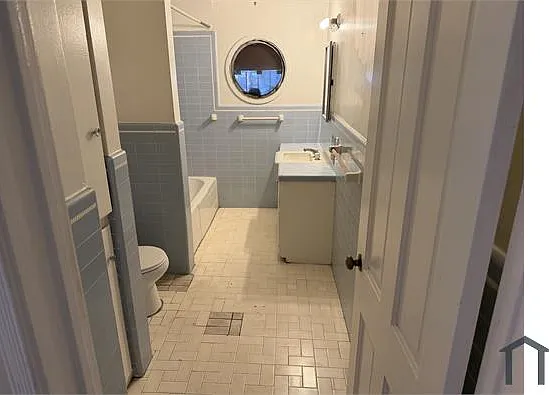 2 bed, 1200 sqft, $2,400 — Photo 3