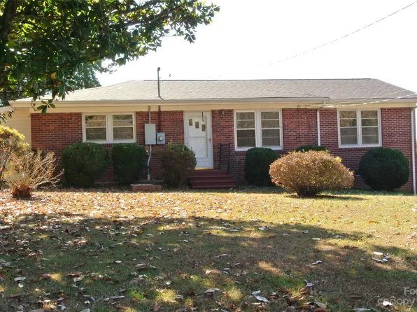 220 E Court St, Rutherfordton, NC 28139
