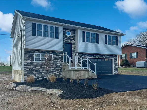2448 Old Post Rd N, Coplay, PA 18037