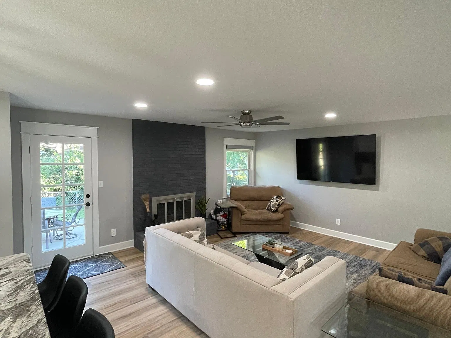 4 bed, 2380 sqft, $3,050 — Photo 2