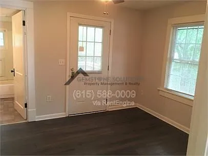 405 Granbury St — Photo 3