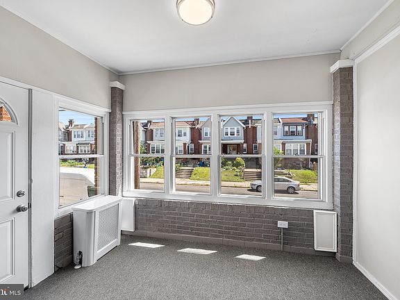 3rd image of 217 W Nedro Ave