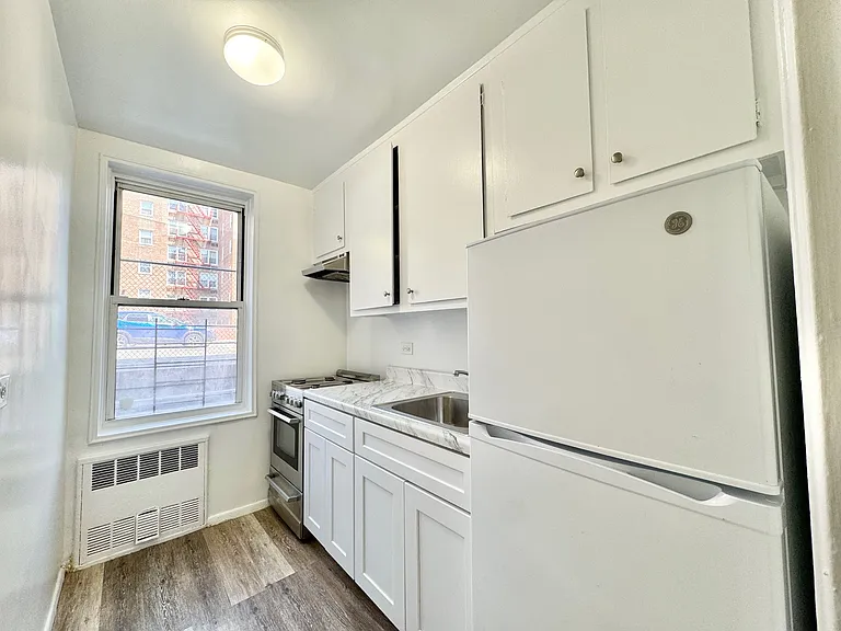 14350 Barclay Ave #1B — Photo 6