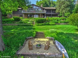 124 S Hills Dr, Tower Lakes, IL 60010