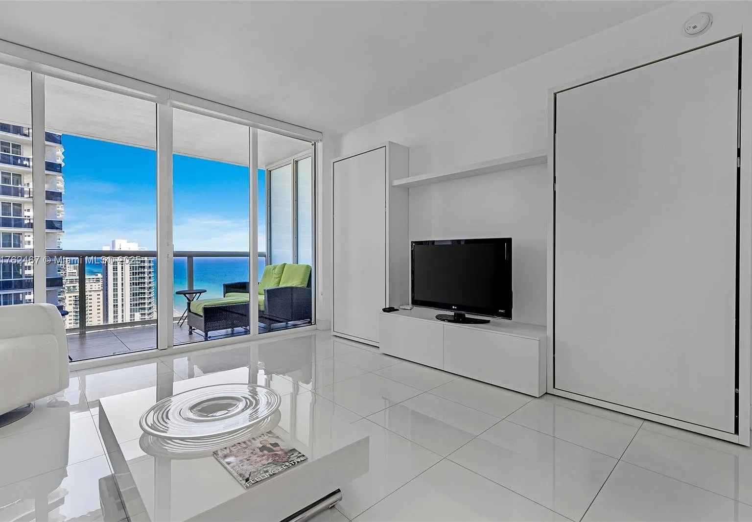Beach Club Two Condo — Photo 3