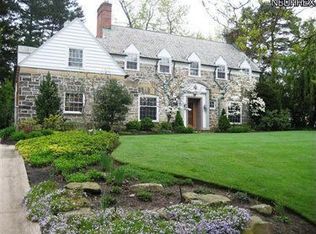 23450 Laureldale Rd, Shaker Heights, OH 44122