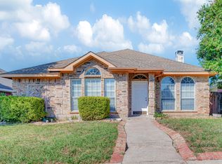 1421 Ross Dr, Lewisville, TX 75067