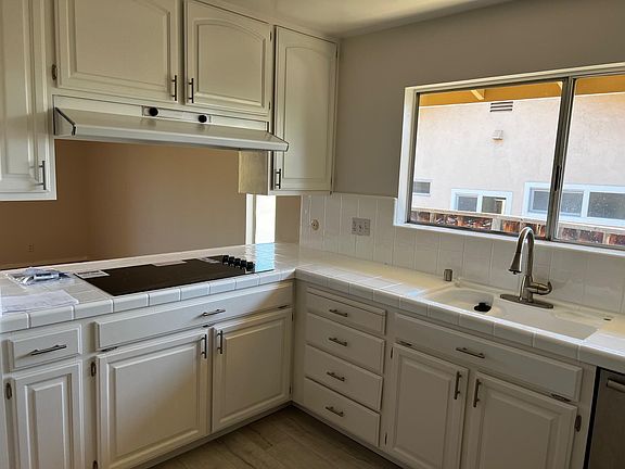 3rd image of 21527 Rainbow Dr
