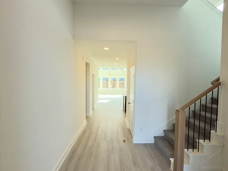 2502 Sturgis St — Photo 5