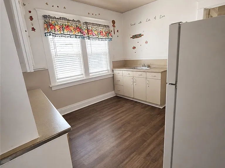 71 Brunswick Blvd #LOWER — Photo 11