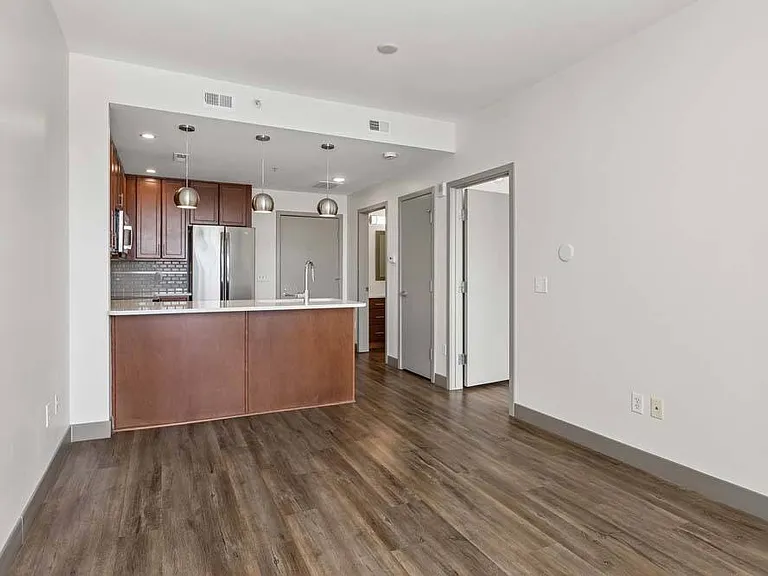 Midtown Crossing Apartments — Photo 75